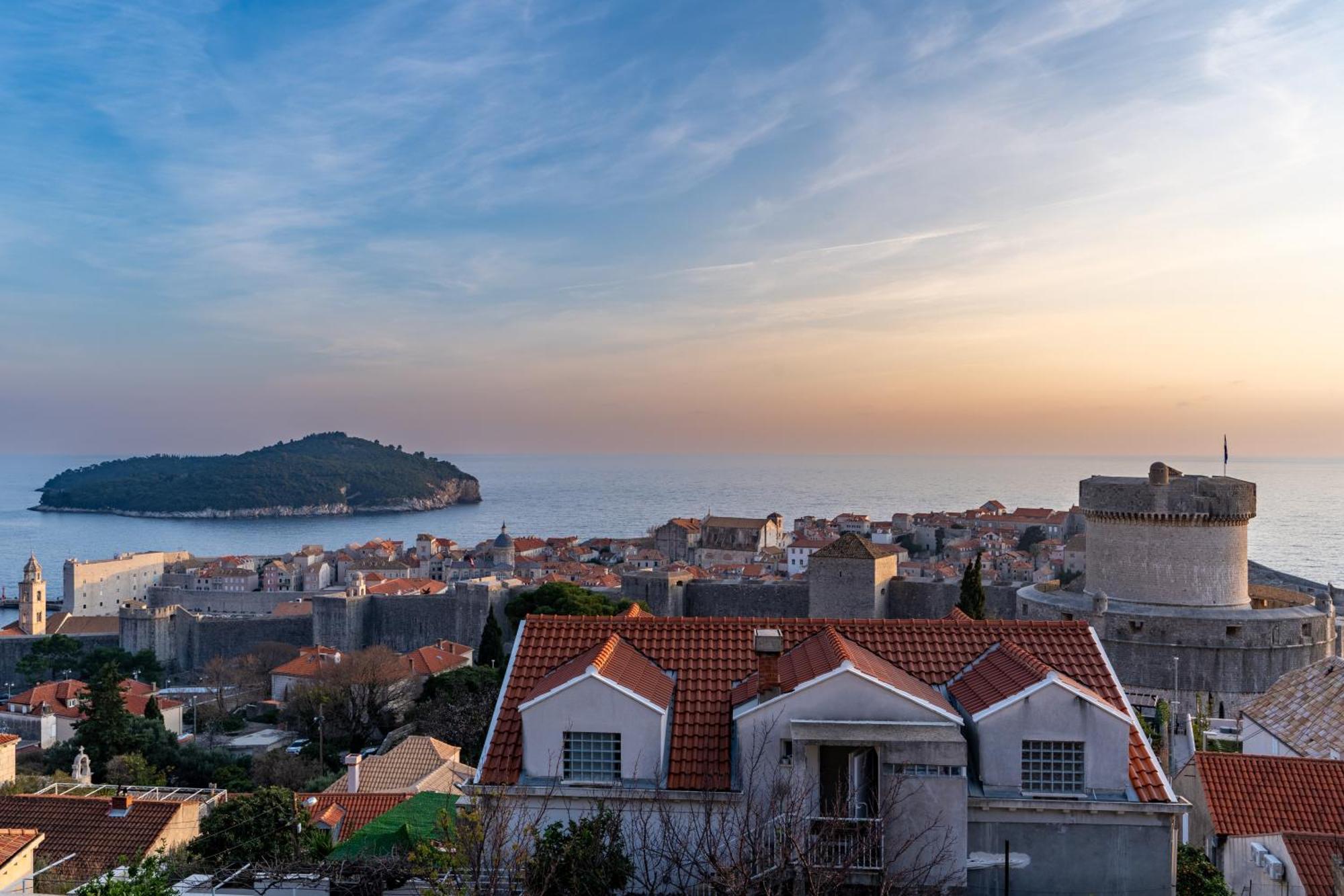 Sea And Old City View Apartment Dubrovnik Exterior foto